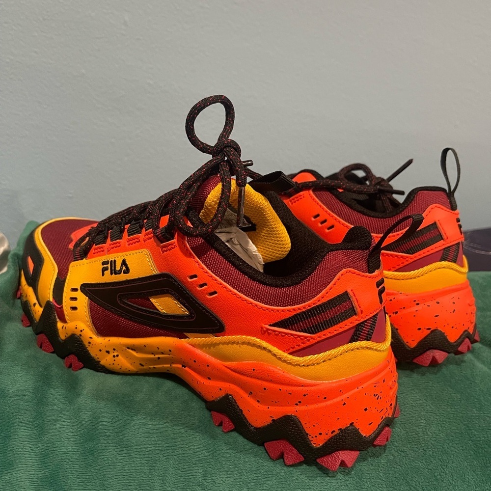 Fila Red and Orange Sneakers Dynamic Design - Picture 5 of 8